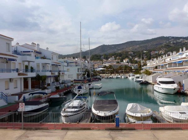 Apartments with Boats
