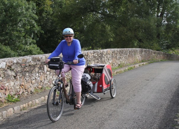 Crossing the Pont Romaine en route to Le Mans.