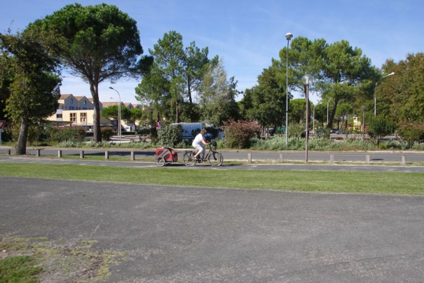 Cycle track
