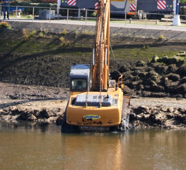 Digger driver looking for new Job